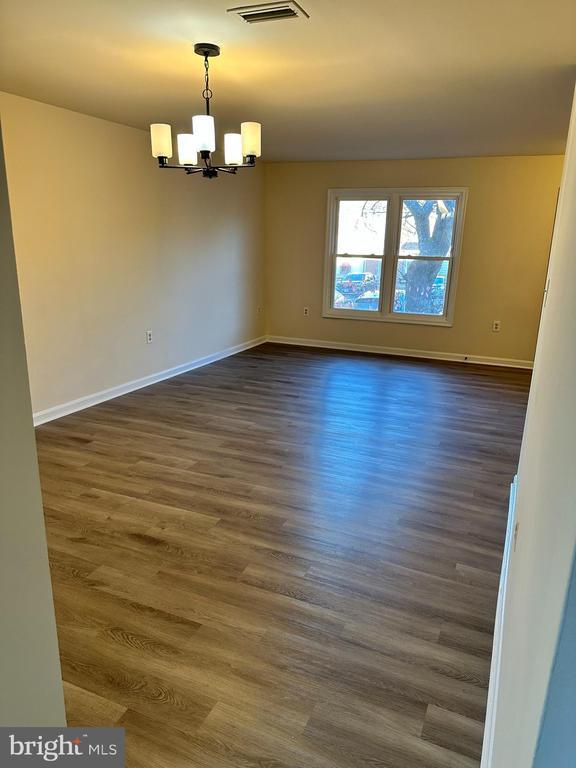 Photo - 5235 Walney Rd