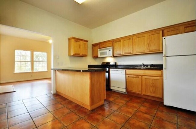 Photo - 4 Bedroom With Fenced Yard and Off-Street ...