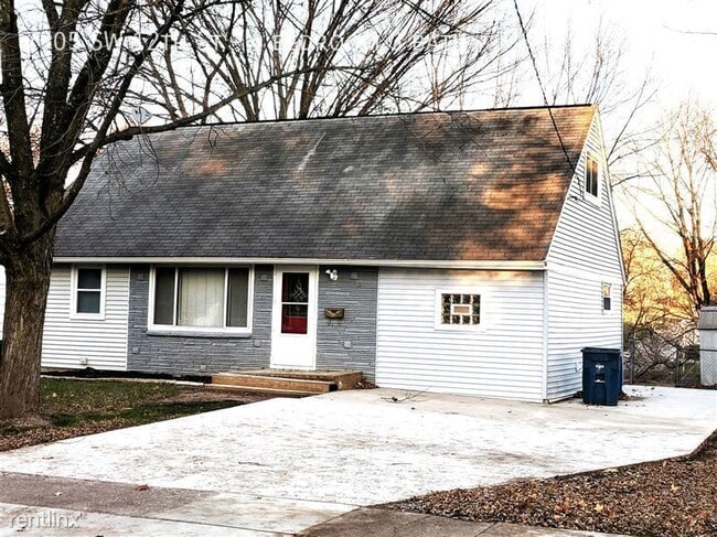 Photo - 7305 SW 12th St House