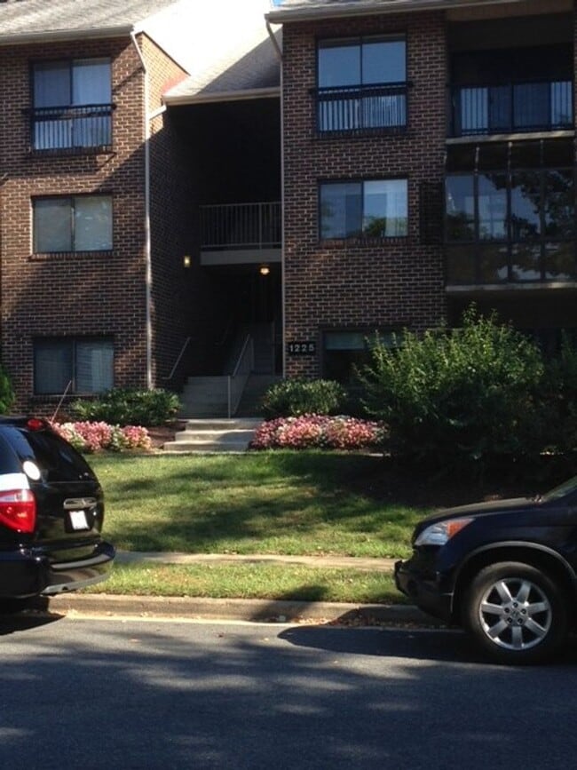 Building Photo - 1st Floor Condo in Annapolis! 1 Bed 1 Bath in North Green