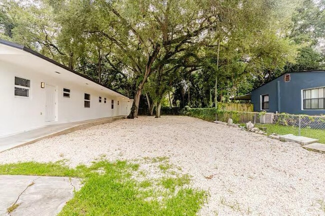 Building Photo - 1682 NE 146th St