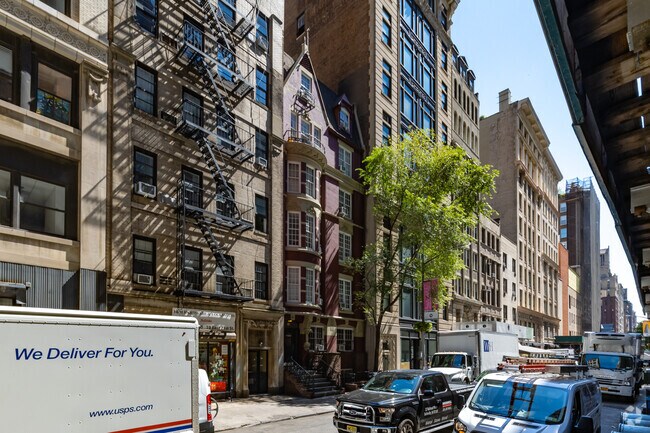 Photo - 21 East 21st Street