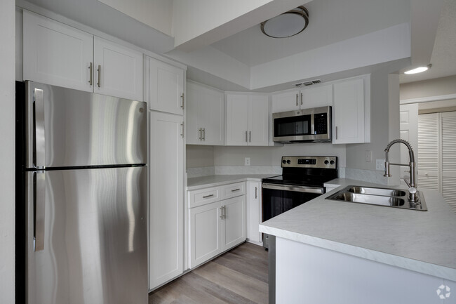 Interior Photo - Oasis of Mandarin Rental