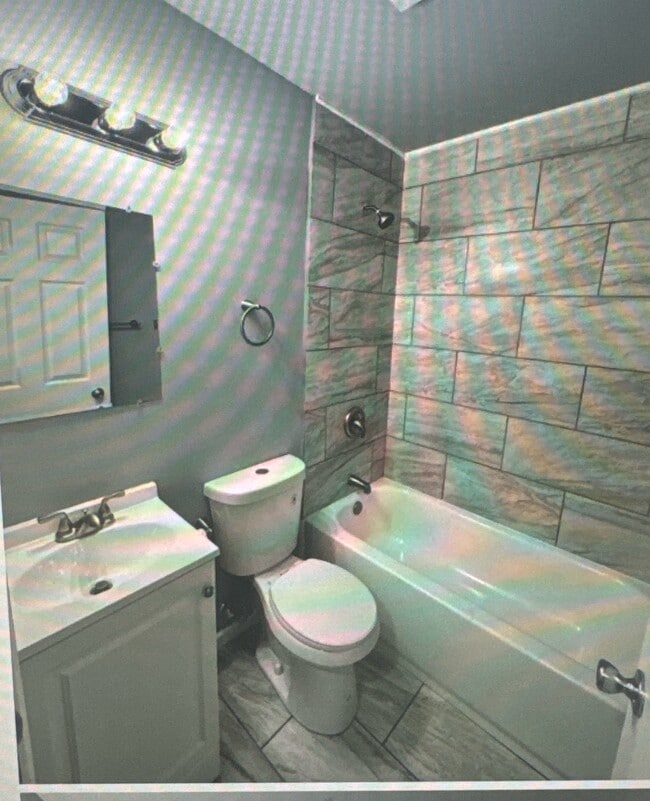 Photo - 1824 Central Dr