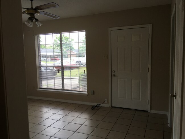 Photo - 7108 Thornbriar St