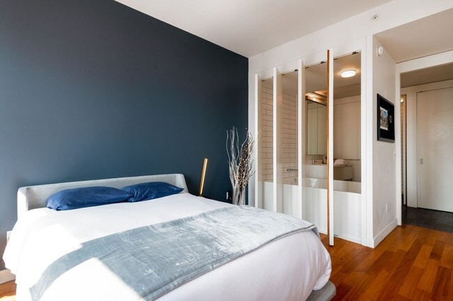 Photo - 15 William St Unit 38D