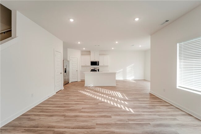 Photo - 139 S Maroon Ave