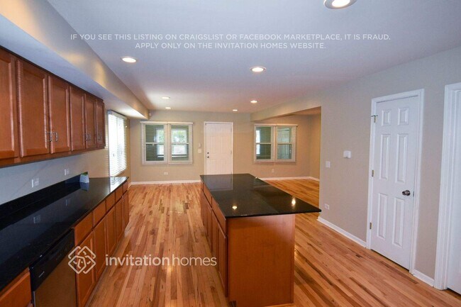 Photo - 26805 Circle Dr S