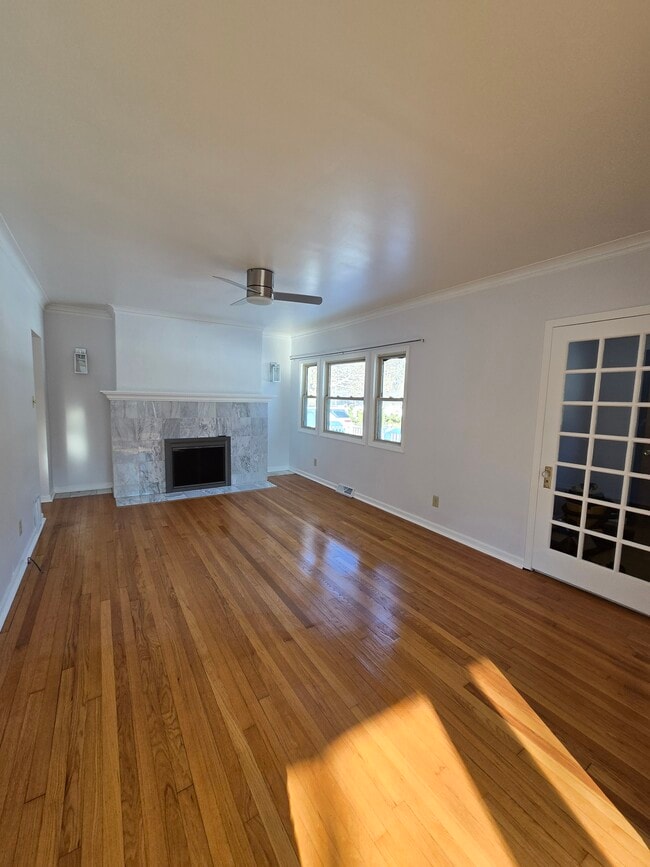 Photo - 1412 Lake Dr