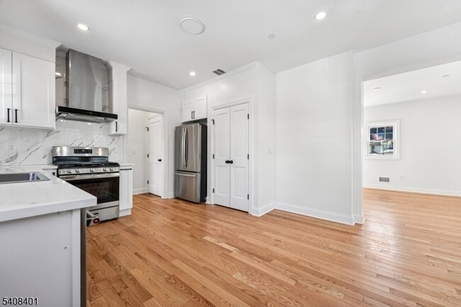 Photo - 30 Woodland Ave Unit 4