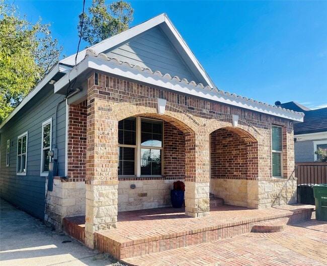 Photo - 1714 Mary St