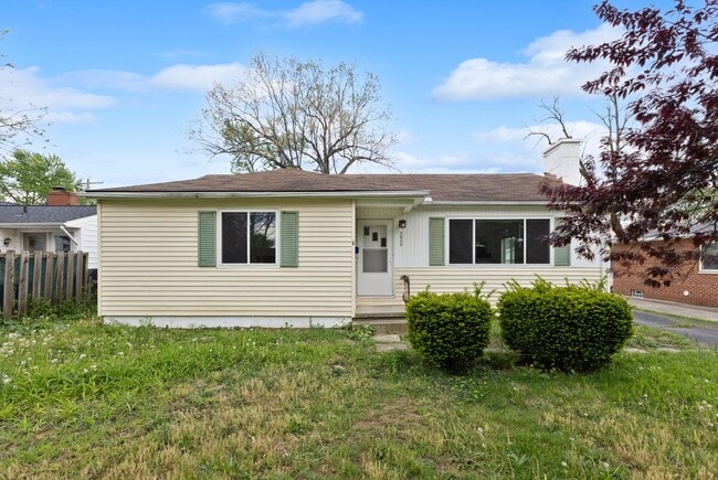 Building Photo - Charming 3-Bed Ranch with Detached Garage – Prime Upper Arlington/Columbus Area!