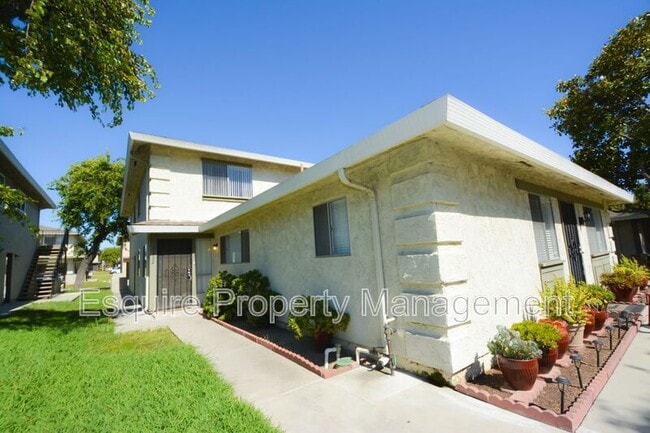 Building Photo - 1202 Portola Rd