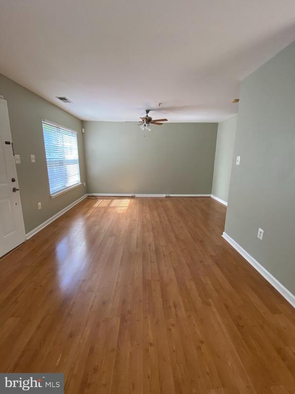 Photo - 123 Heathfield Dr