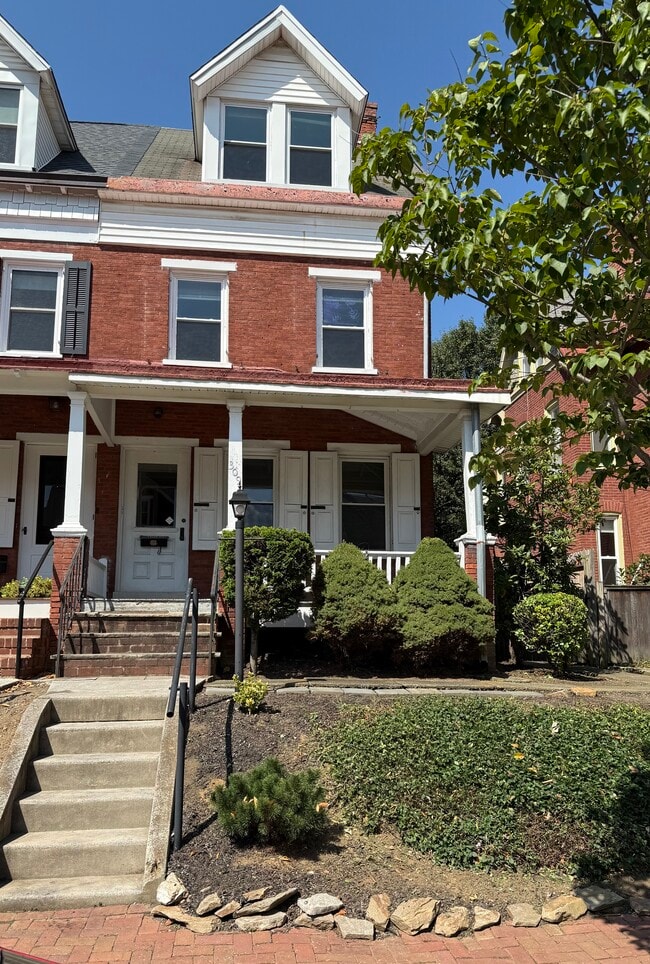 Building Photo - 309 W Biddle St Rental
