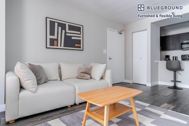 1 E Delaware Pl Unit GO FL9-ID1360