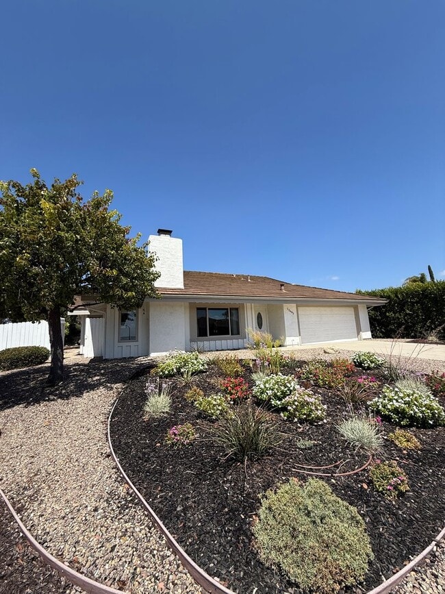 Building Photo - Gorgeous Remodeled 2Br/2Ba house W/2 Car attached  Garage in Oaks North