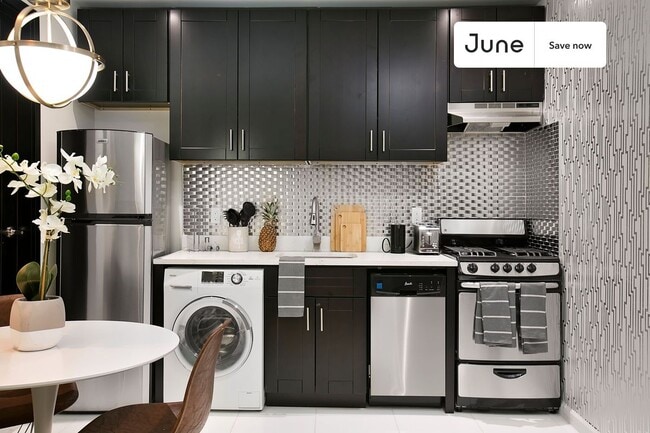 Photo - 320 Manhattan Ave