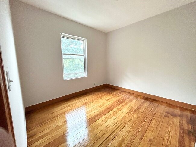 Photo - 18 Eastman St Unidad 3