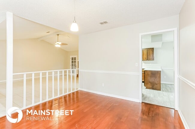 Photo - 450 Segovia Dr