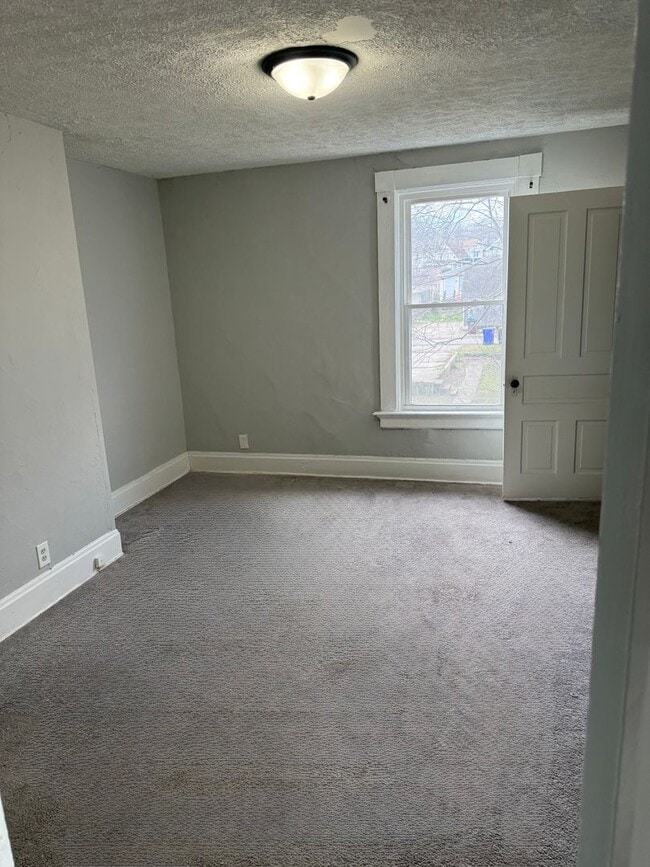 Photo - 721 Ross Ave Unidad B