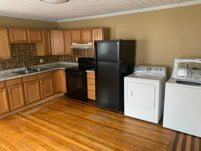 41 Ohio St Unit One bedroom  clean unit