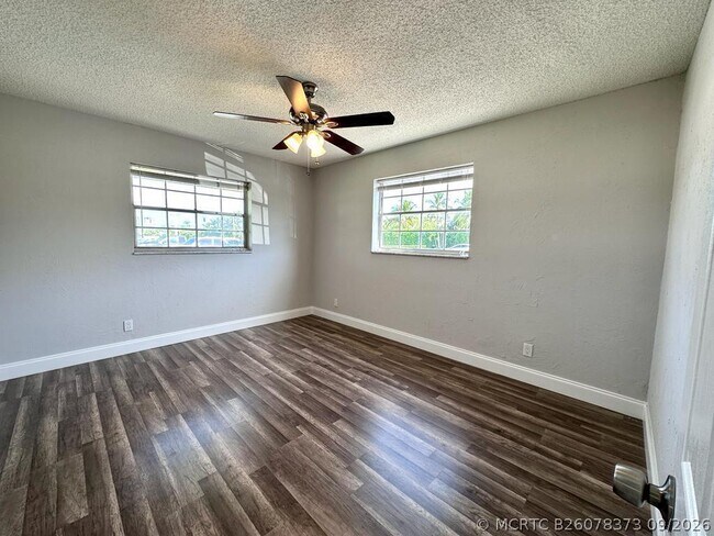 812 Center St Unit 3