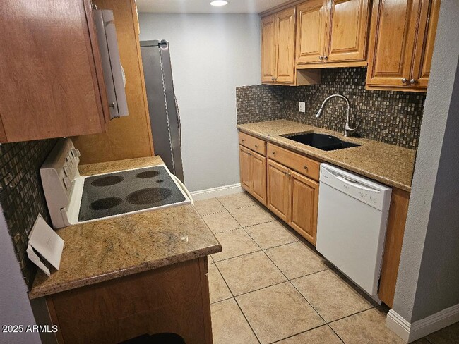 Photo - 3131 W Cochise Dr Apartment Unit 102