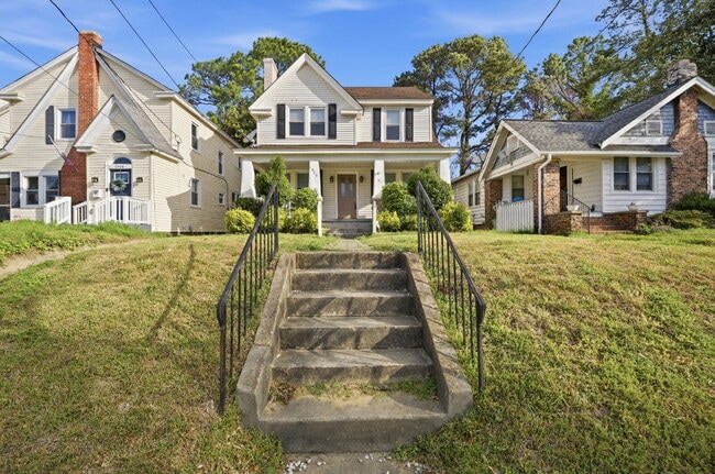 Photo - GORGEOUS 4 BED, 2.5 BATH HOME FOR RENT IN NORFOLK!