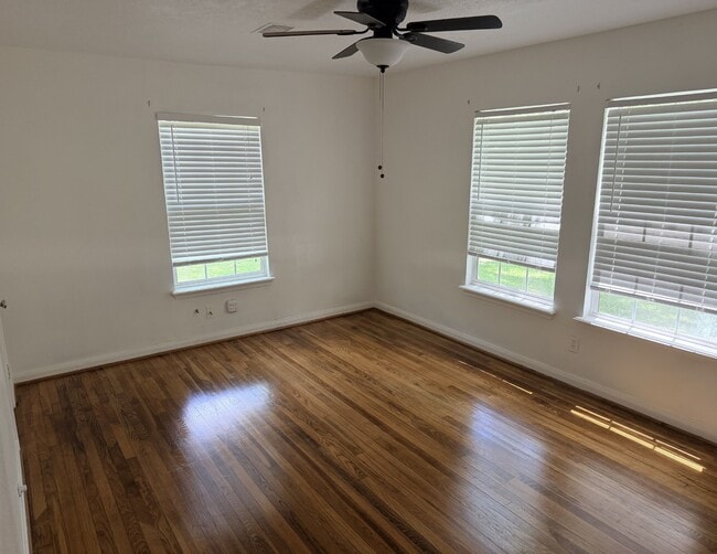 Photo - 1706 Smith St