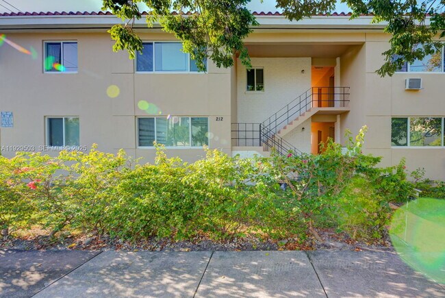 Photo - 212 Phoenetia Ave Unit 2