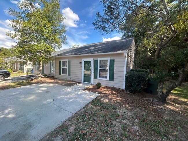 15 Heritage Village Ln