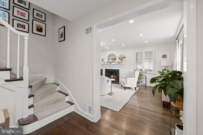 Photo - 6709 Pemberton St