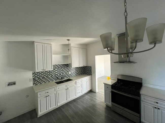 Building Photo - 910 Easton St Rental