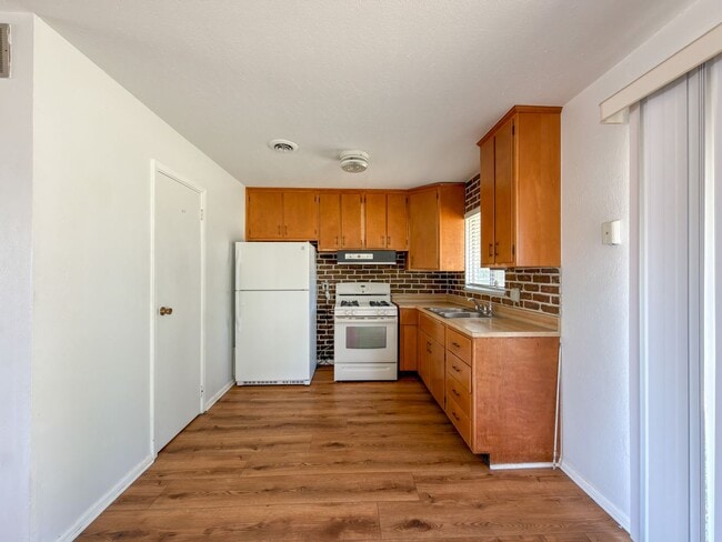 7712 Colony-