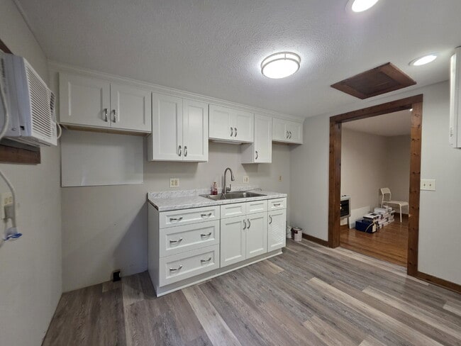 Photo - Recently Updated 1 BR, 1 Bath Unit with yard Unit B