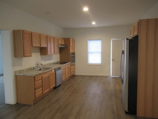 Photo - 50 R Maplewood Ave Unit 101