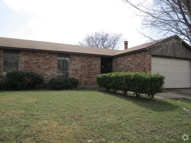 Building Photo - 7130 Hedge Dr Rental
