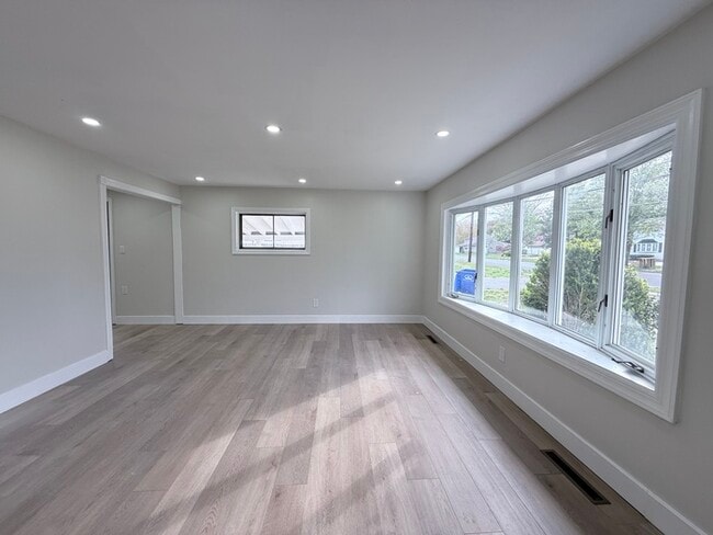 Photo - 315 Park Ave