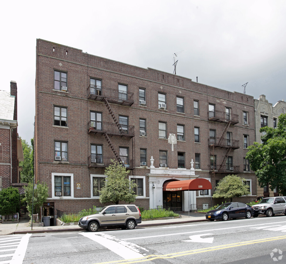 Photo - Mayflower Court Apartments