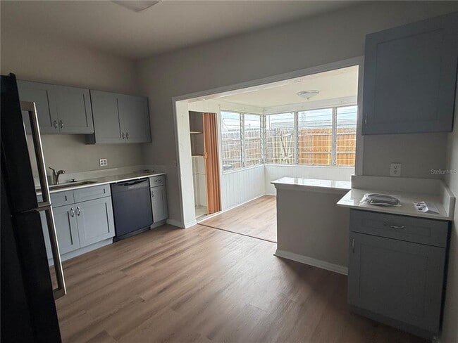 Photo - 714 Governors Ave