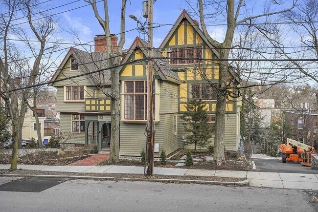 Photo - 165 Winthrop Rd Unidad D