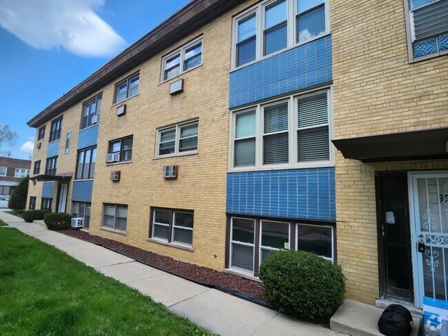 Building Photo - 9211 S Cottage Grove Ave Rental