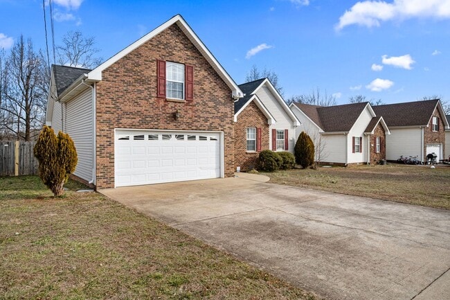 Photo - Pet Friendly, Bonus Room and Fenced Backyard!