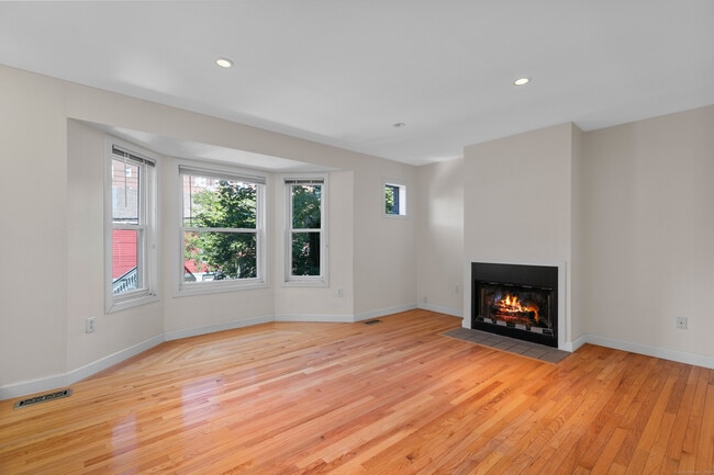 Building Photo - 58 Edgewood Ave Rental