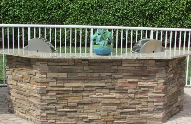 Poolside Grills - Jacaranda Village