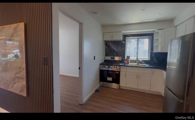 Photo - 3523 Laconia Ave