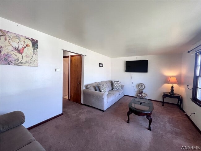 Photo - 480 W Hazeltine Ave