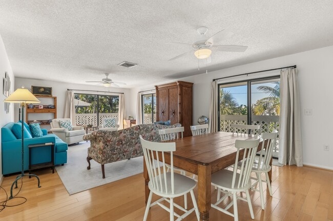 Photo - 200 Pilot St