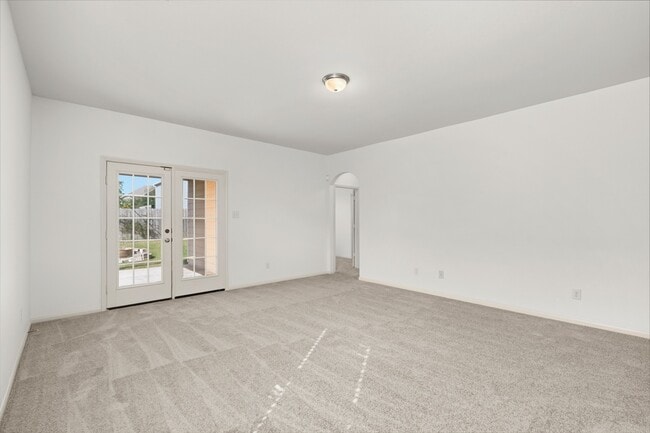 Photo - 718 Crystal Lakes Dr